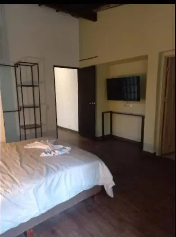 Loft Asequible En El Barrio Del Poblado Frn108 By Roots Rentals Medellín Colombia